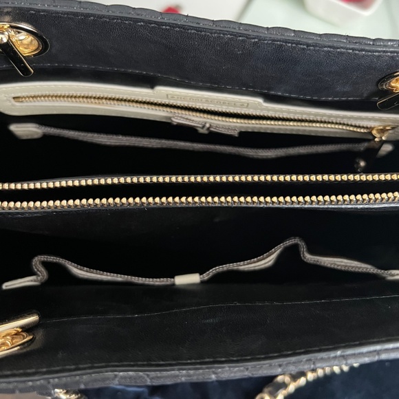 Henri Bendel Quilted tote bag- Great condition - Picture 4 of 11